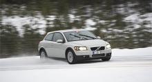 A-match! Volvo C30 T5 med kontrollerat uppställ på Monztabanan i Älvdalen.