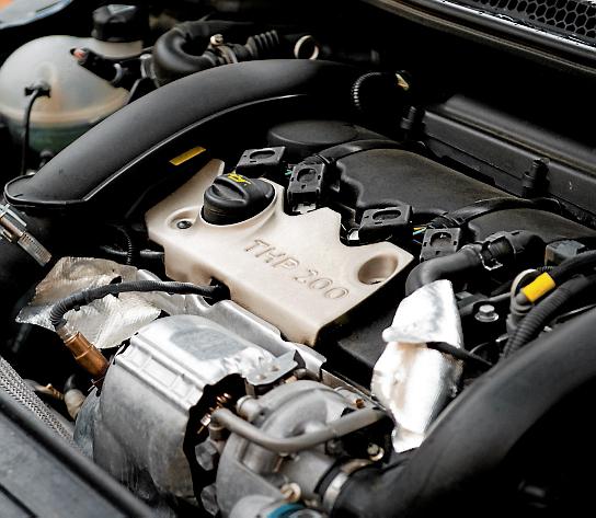 Motorn är utvecklad i samarbete med BMW och innehåller intressant teknik. 