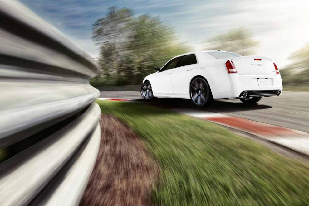 Bildspel Chrysler 300 SRT8 2012