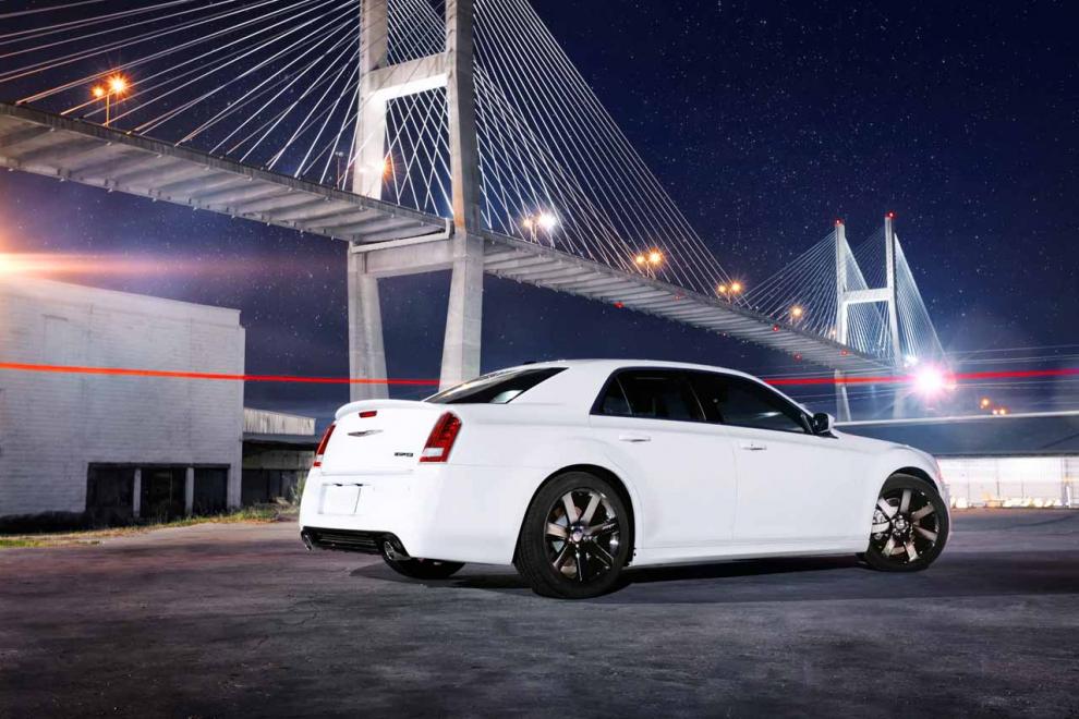 Bildspel Chrysler 300 SRT8 2012