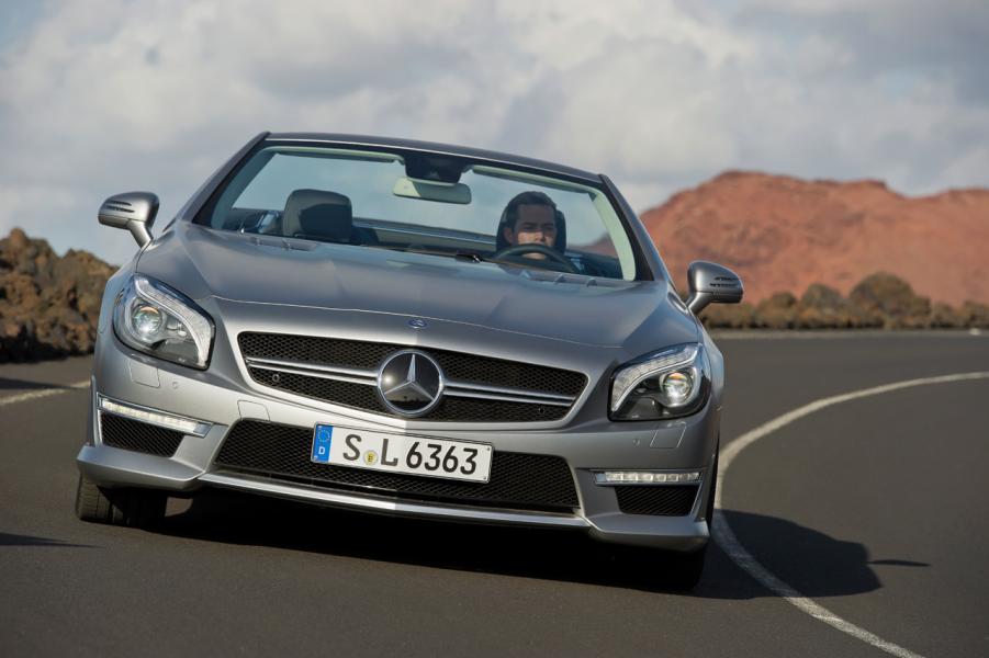 Första bilderna på Mercedes-Benz SL63 AMG