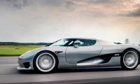 Koenigsegg CCR Evolution. Med ett pris på runt 8 800 000 kr är detta dyraste A-testbilen hittills. Daniel Östlund lyckades hålla kameran stadigt trots att han var adrenalinfylld efter att ha kört.