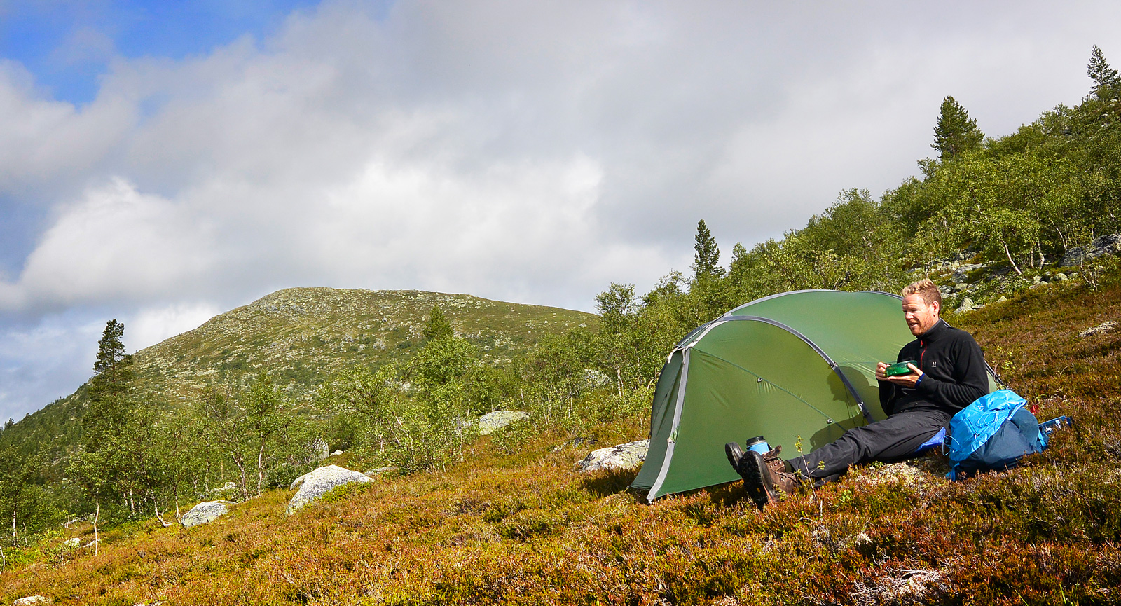 Frukost på ett öde fjäll nära norska gränsen.