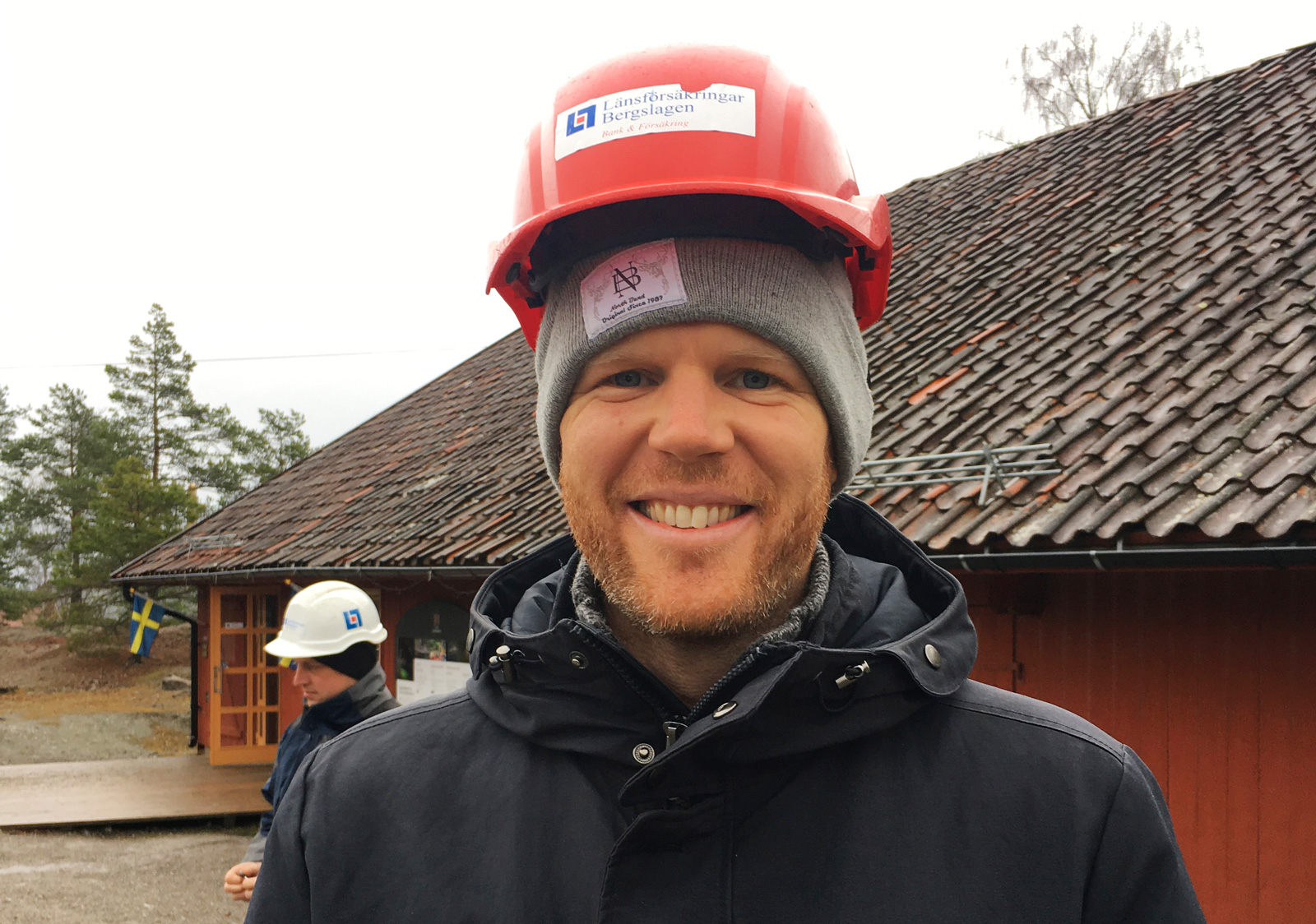 Mössa och hjälm – ett (två) måste(n) i Sala silvergruva.
Leendet kommer på köpet.