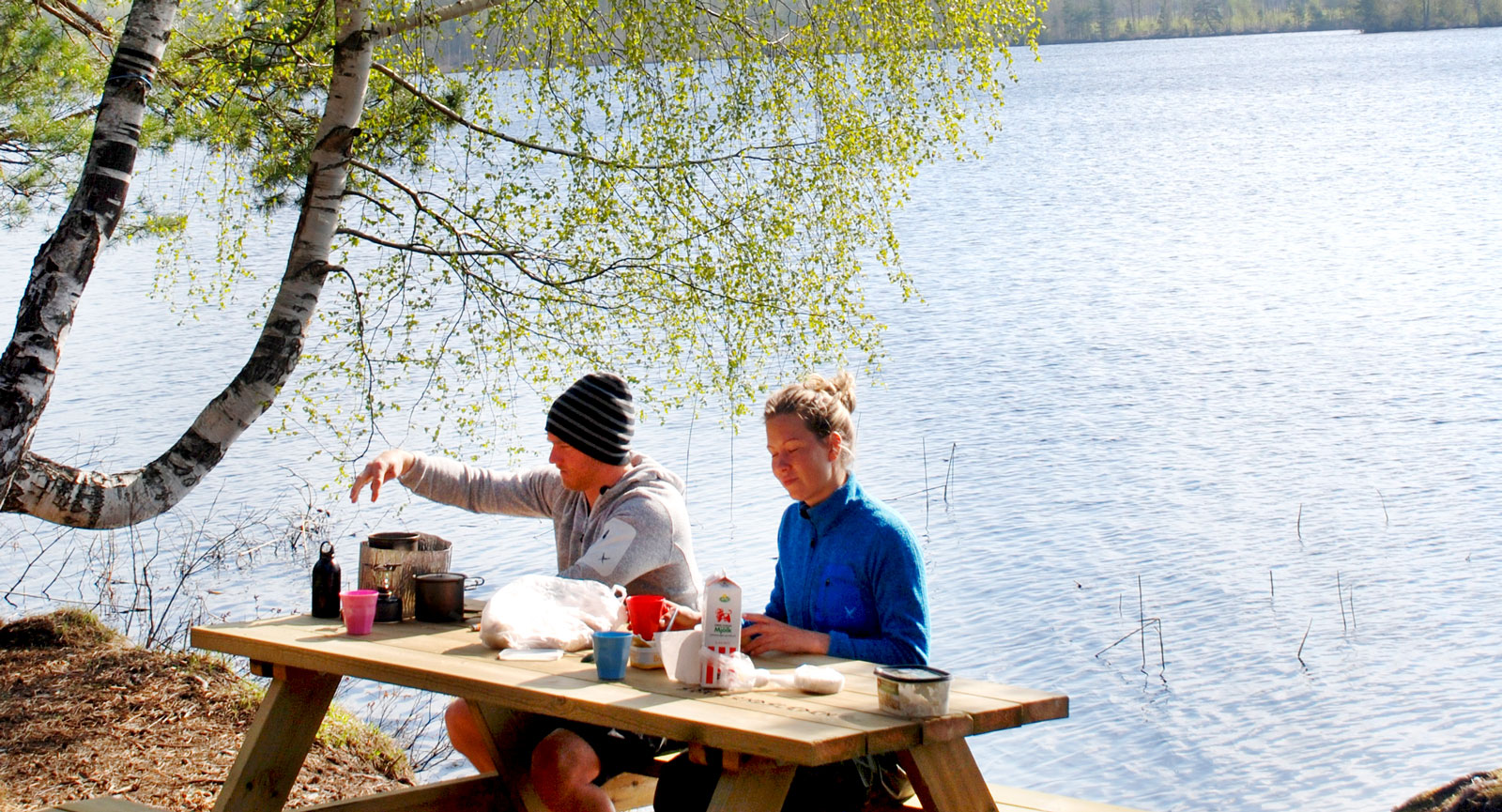 Frukostkaffe i morgonsolen.