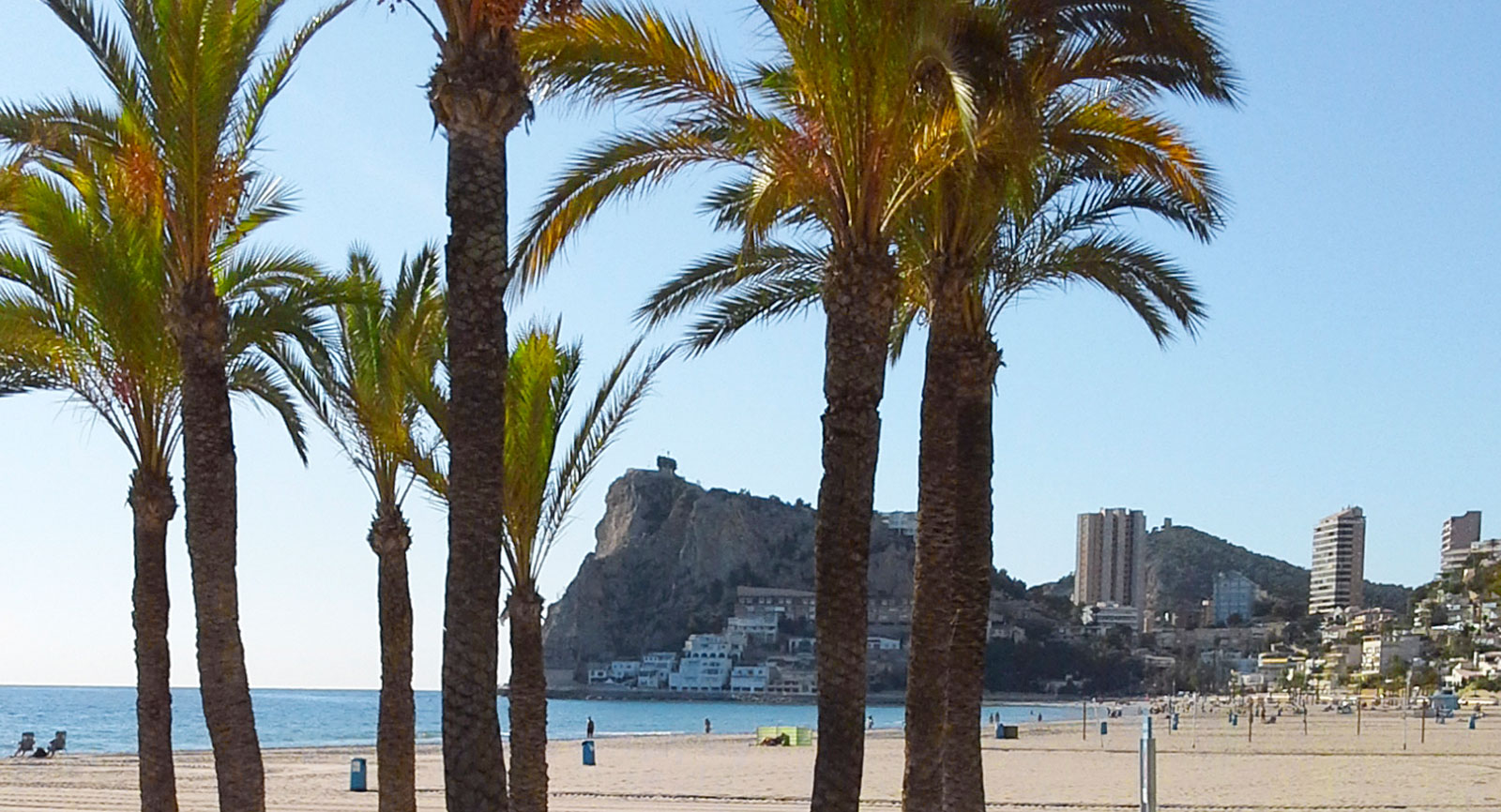Det är svårt att inte bli frestad att dra raka (bil)vägen ner till stranden i Benidorm.