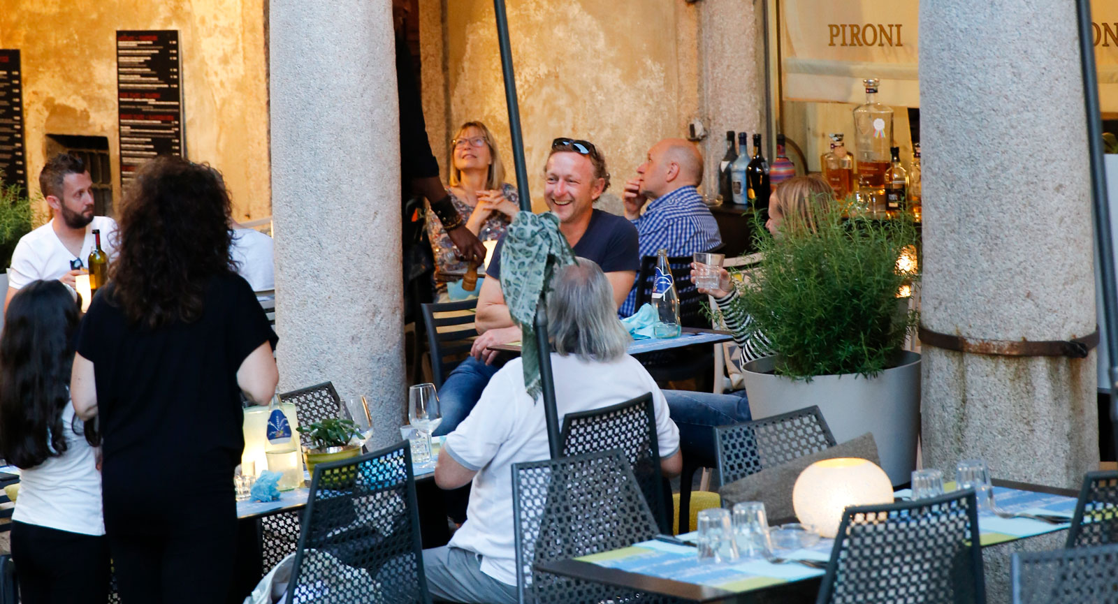 Restaurang Pironi ligger i ett gammalt fransiskanerkloster från 1400-talet. Både hotellet och restaurangen har genomgått omfattande renoveringar.