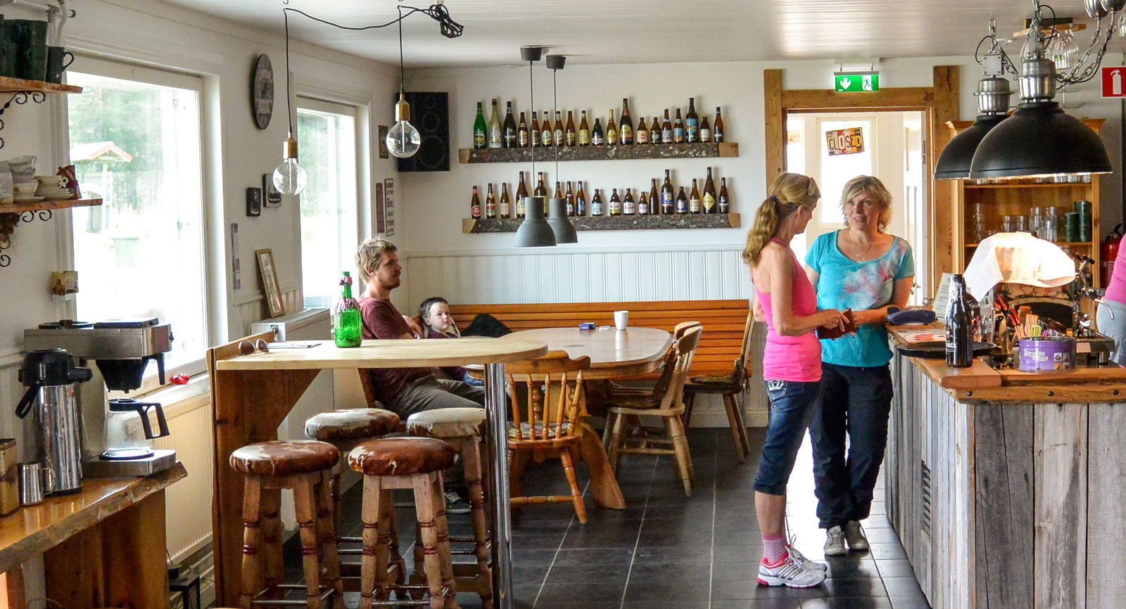En glimt av fräscha Bistro Beaucoup de Bla Bla som har utsökt mat och fullständiga rättigheter.