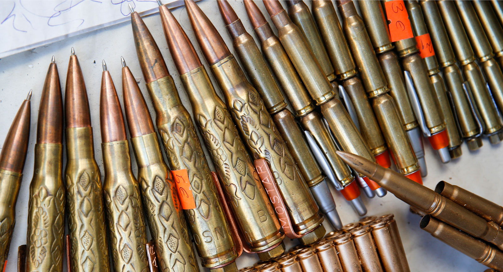 Souvenirer i form av ammunition. Tänk på att vissa kan vara olagliga!