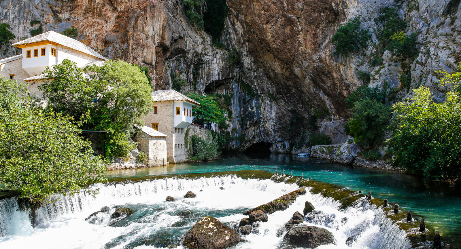 Blagaj och floden Bunas källa, omkring 12 km sydost om Mostar.