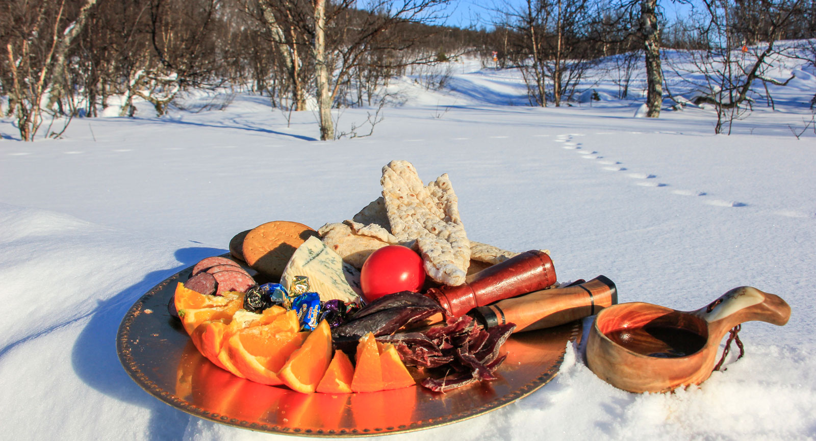 Skidåkarlunch på Härjedalsvis. Smakar bra vid rastplatsen Ösjöstugan.
