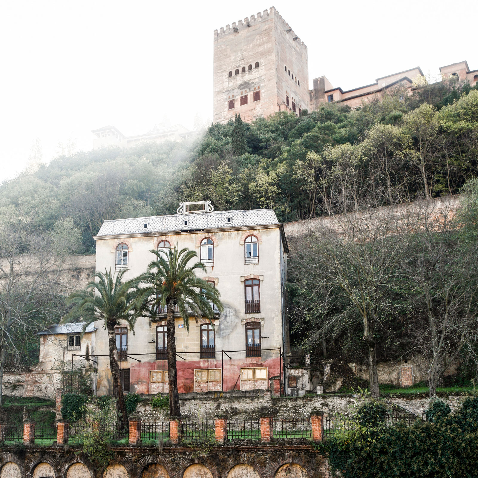 Granada ligger vackert under Alhambras skönhet.
