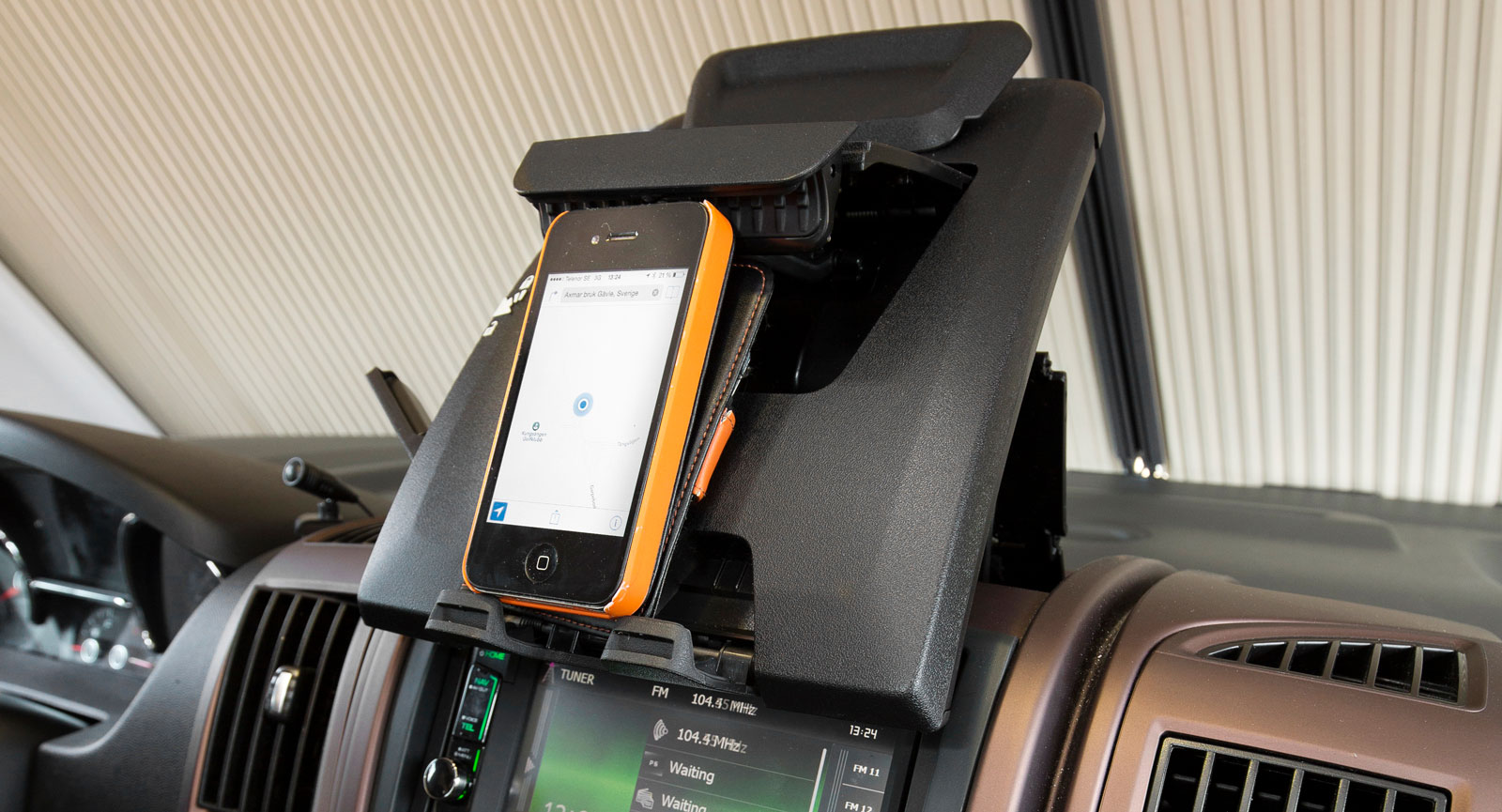 Mobilen kan hållas på plats på ett enkelt sätt i Fiat Ducato.