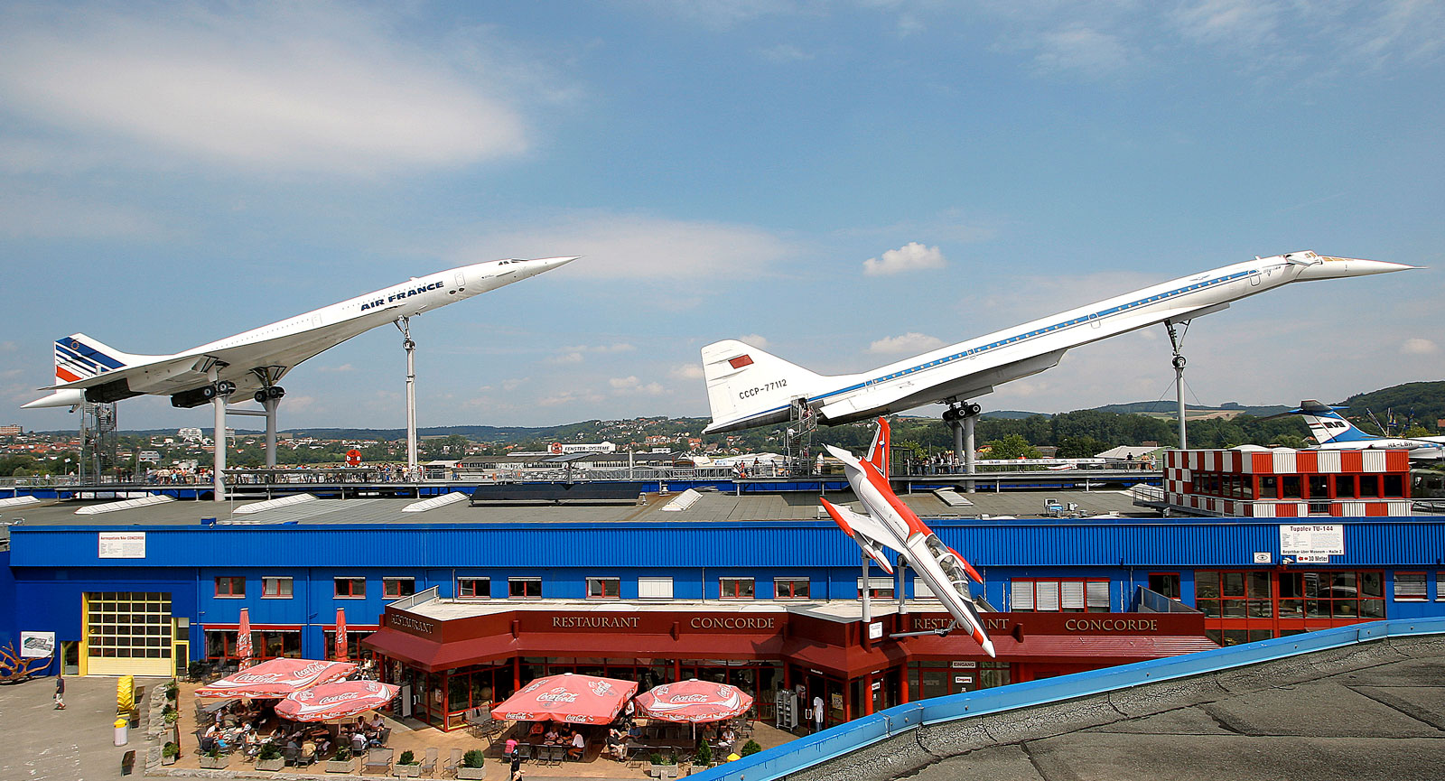 Legendariska Concorde och dennes ryska föregångare Tupolev TU-144.