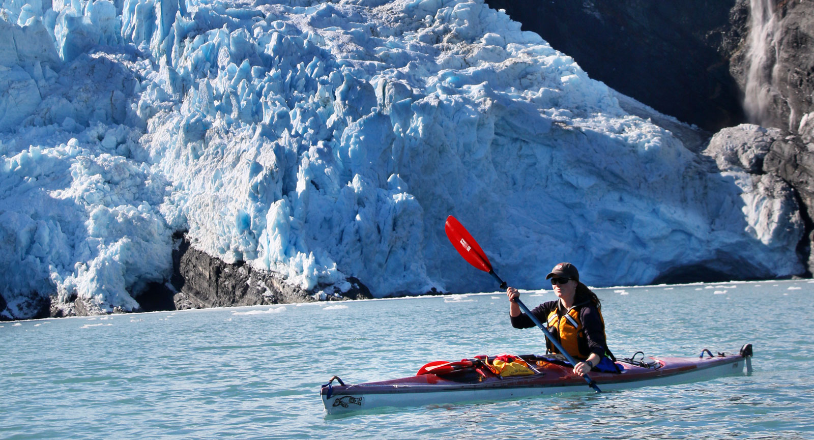 Glaciärpaddling i havet utanför Whittier är en häftig upplevelse att minnas länge.