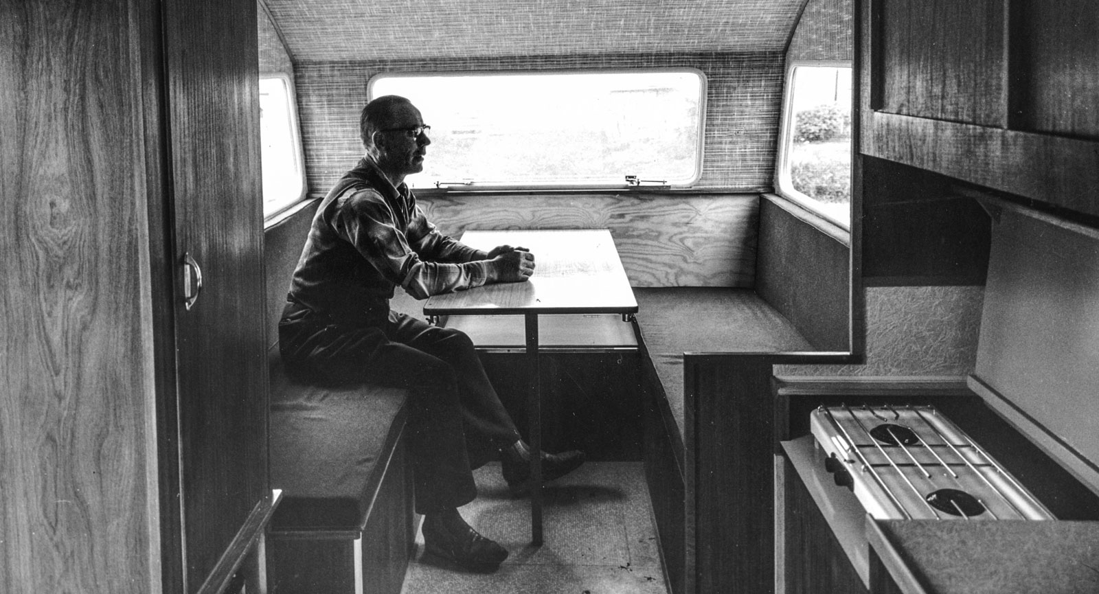 Torsten Johannesson i sin husbilsdröm. 95:an har rullat sedan 1965.