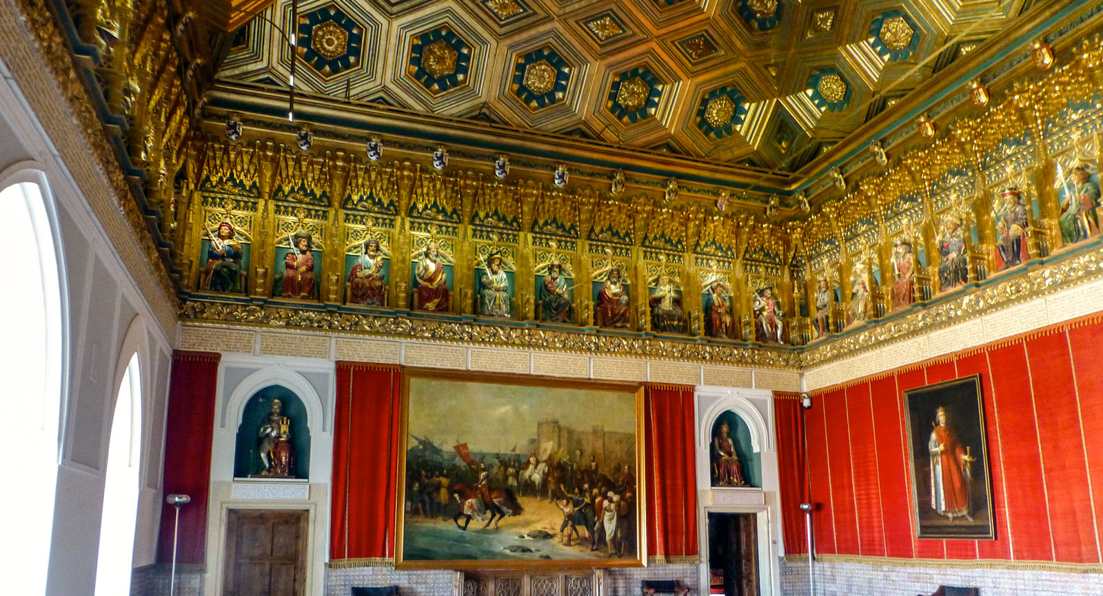 En av många salar i El Alcázar, slottet i Segovia.