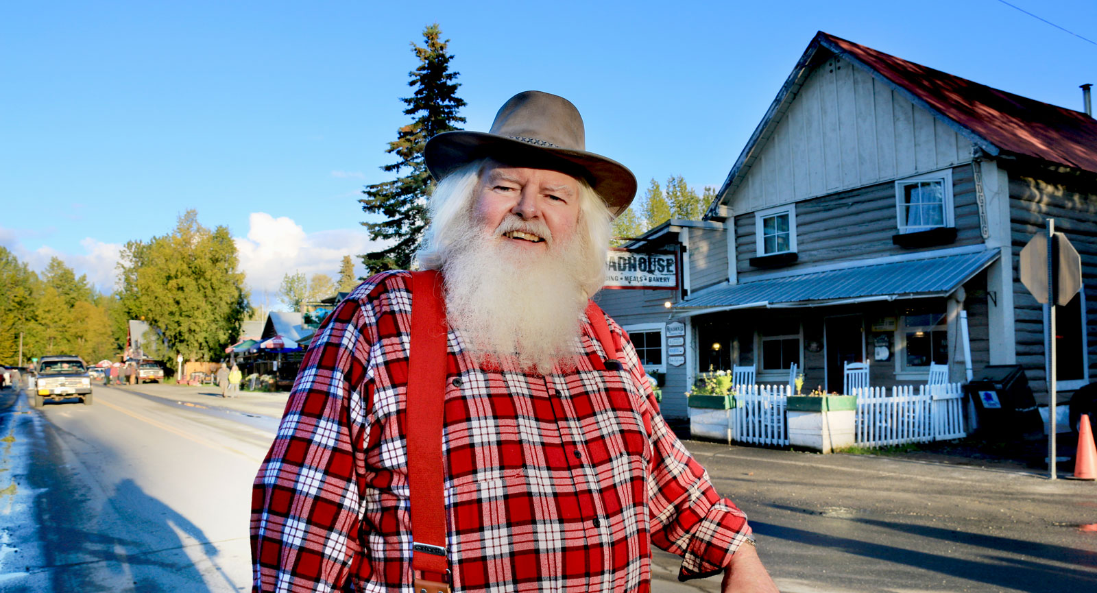 Skäggiga Tom Bovais är lite som Talkeetnas egen ”Santa Claus”.