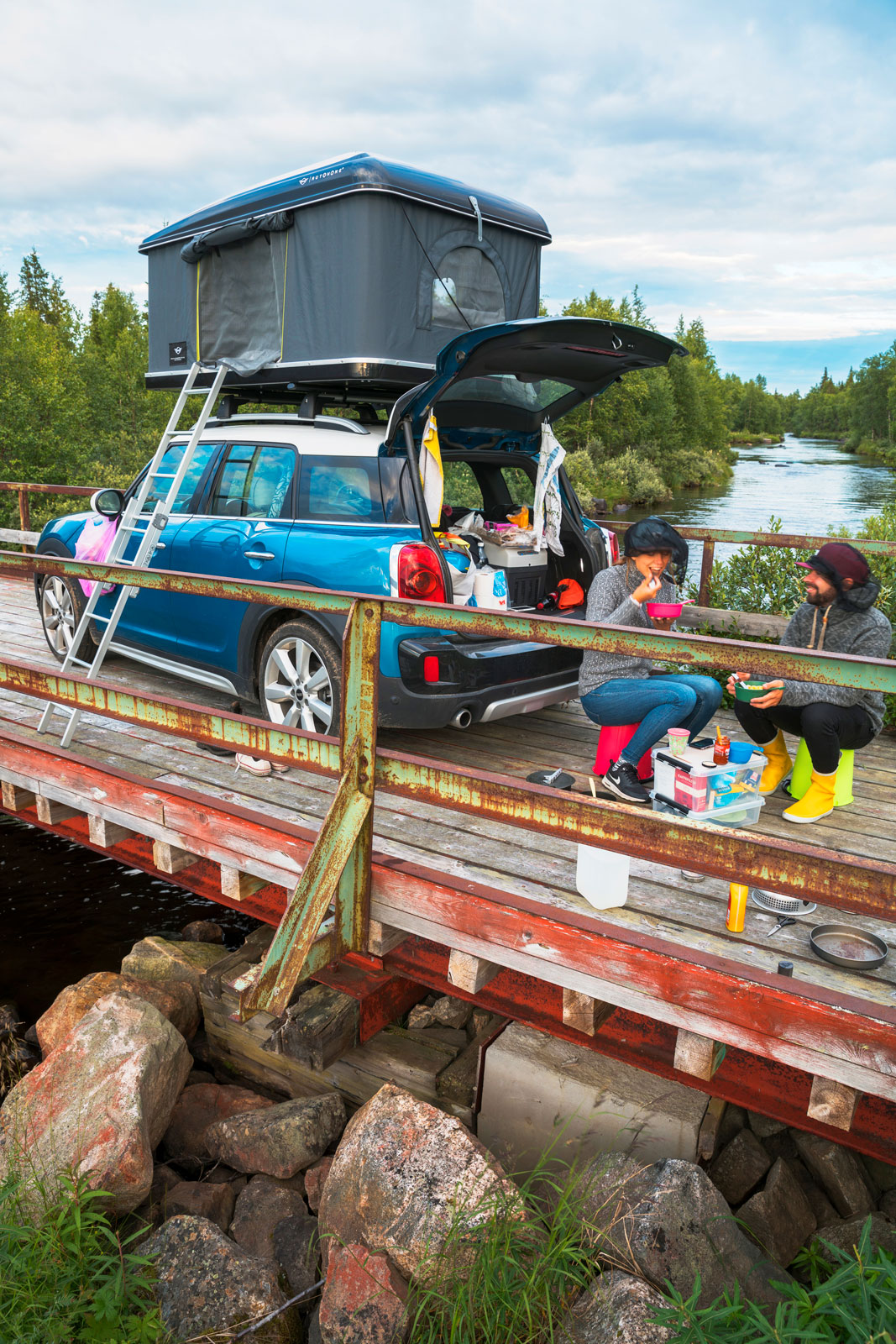 De objudna middagsgästerna hålls borta med myggnätshuva.