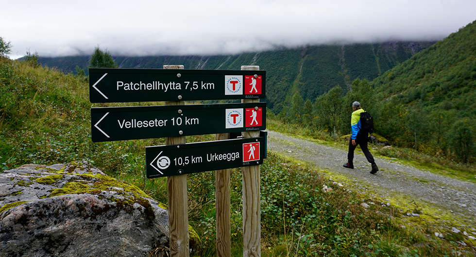 På tur till Urkeegga. En av många vandringsleder i Sunnmørsalpane.