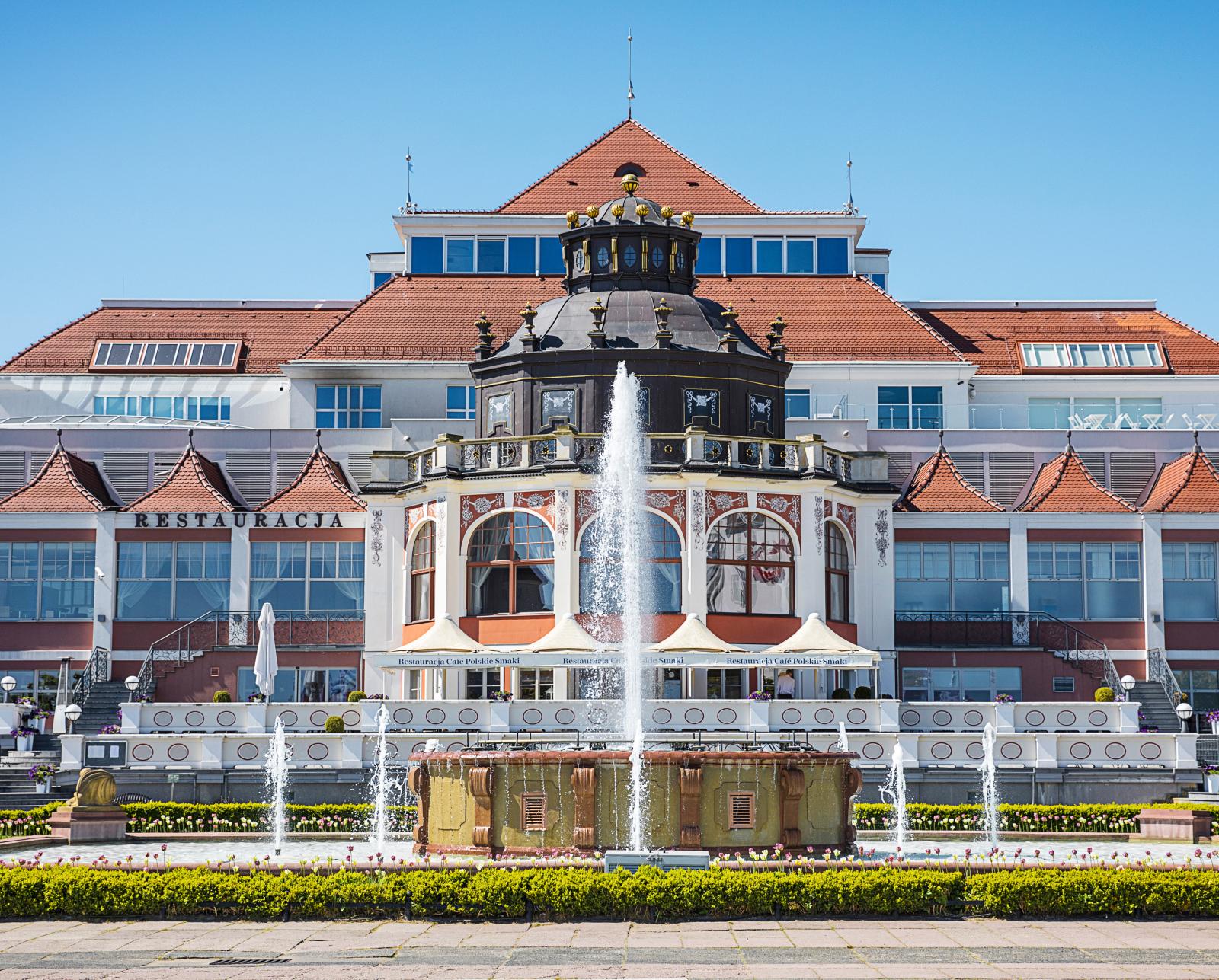 Hotell Sheraton i Sopot påminner en del om det världskända casinot i Monte Carlo.