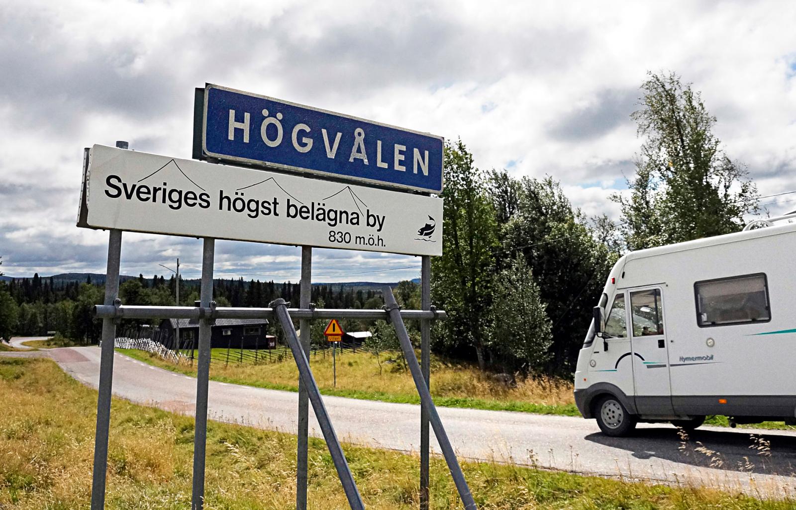 Sveriges högst belägna by, 830 meter över havet. Och by är väl mycket sagt. Det rör sig mer om några spridda gårdar.
