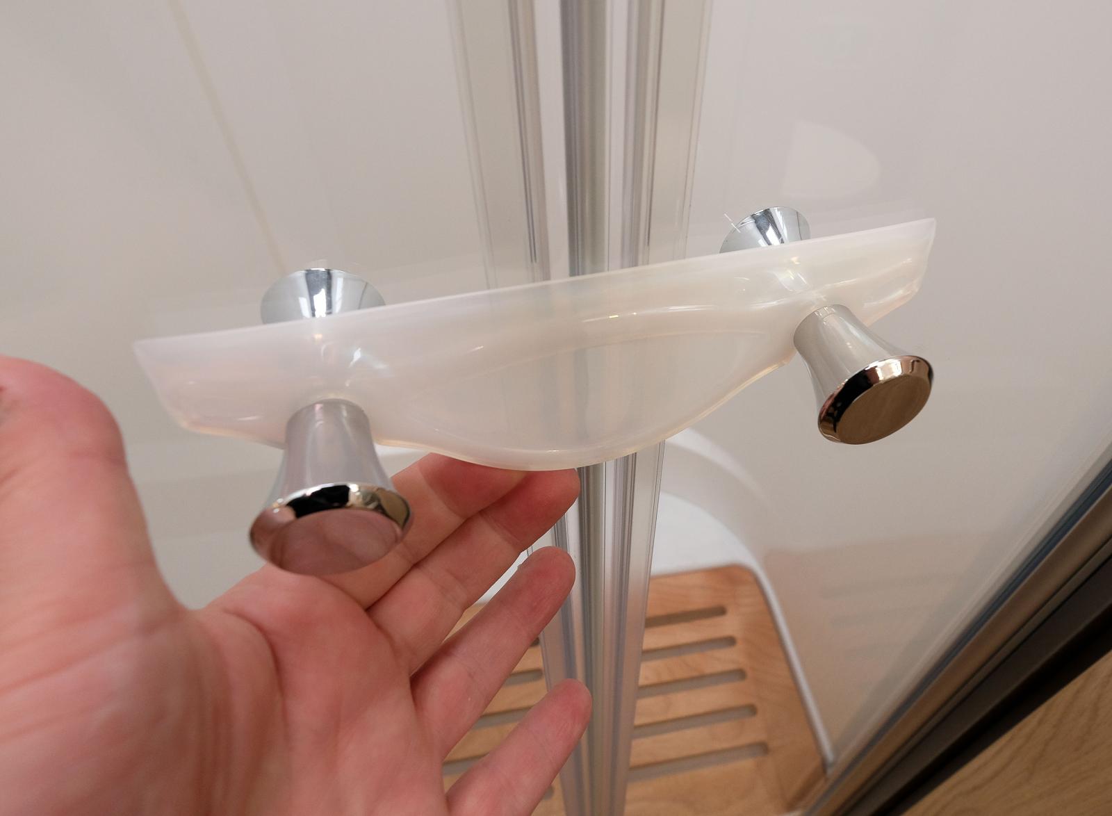 Låsplast som lär tappas bort snabbt. Gummisnodd nästa?