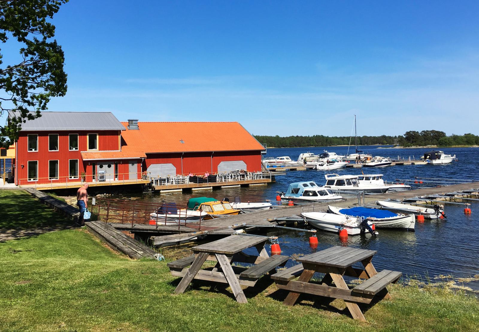 I båthuset finns en
enastående skärgårdskrog.