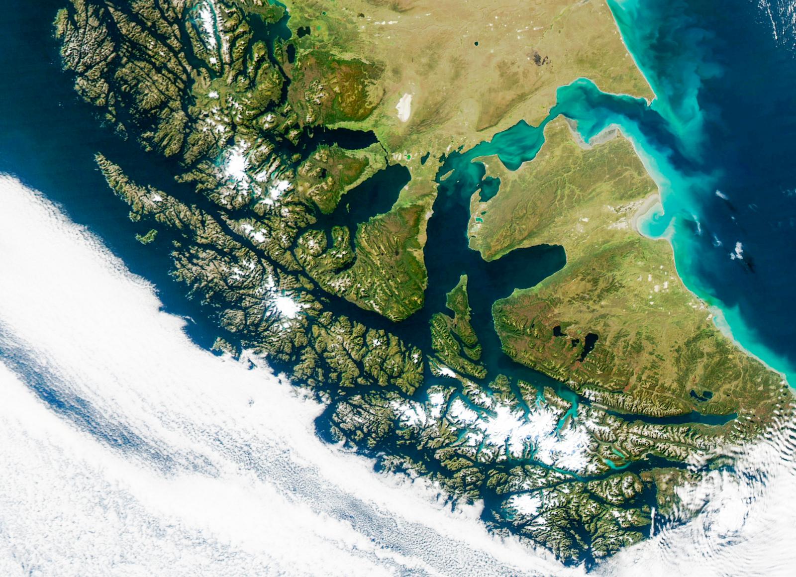 Längst ner i Sydamerika ligger Tierra del Fuego (Eldslandet).