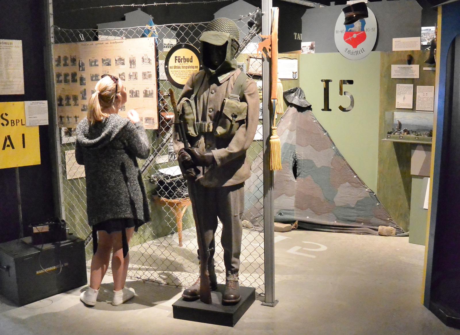 Det är en intressant, charmig och lite kuslig känsla att bekanta sig med den svenska militärhistorien.