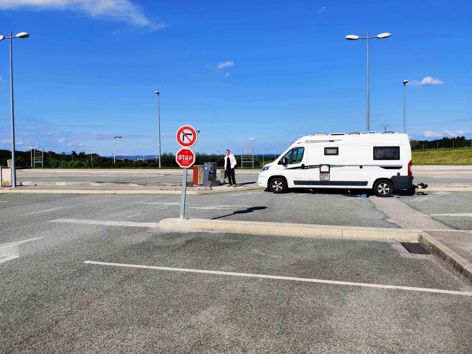 Inga turistbussar att trängas med på motorvägsstoppen i Frankrike.