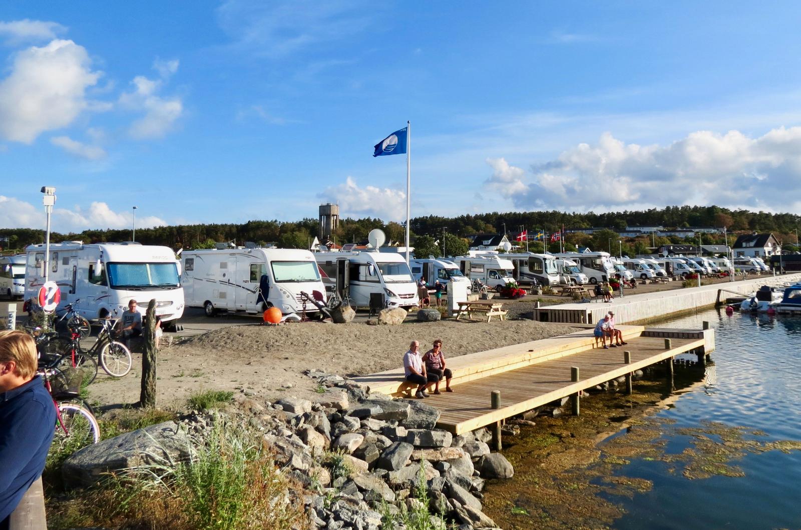 Många gästhamnar, som denna i Bua, har även ställplatser.