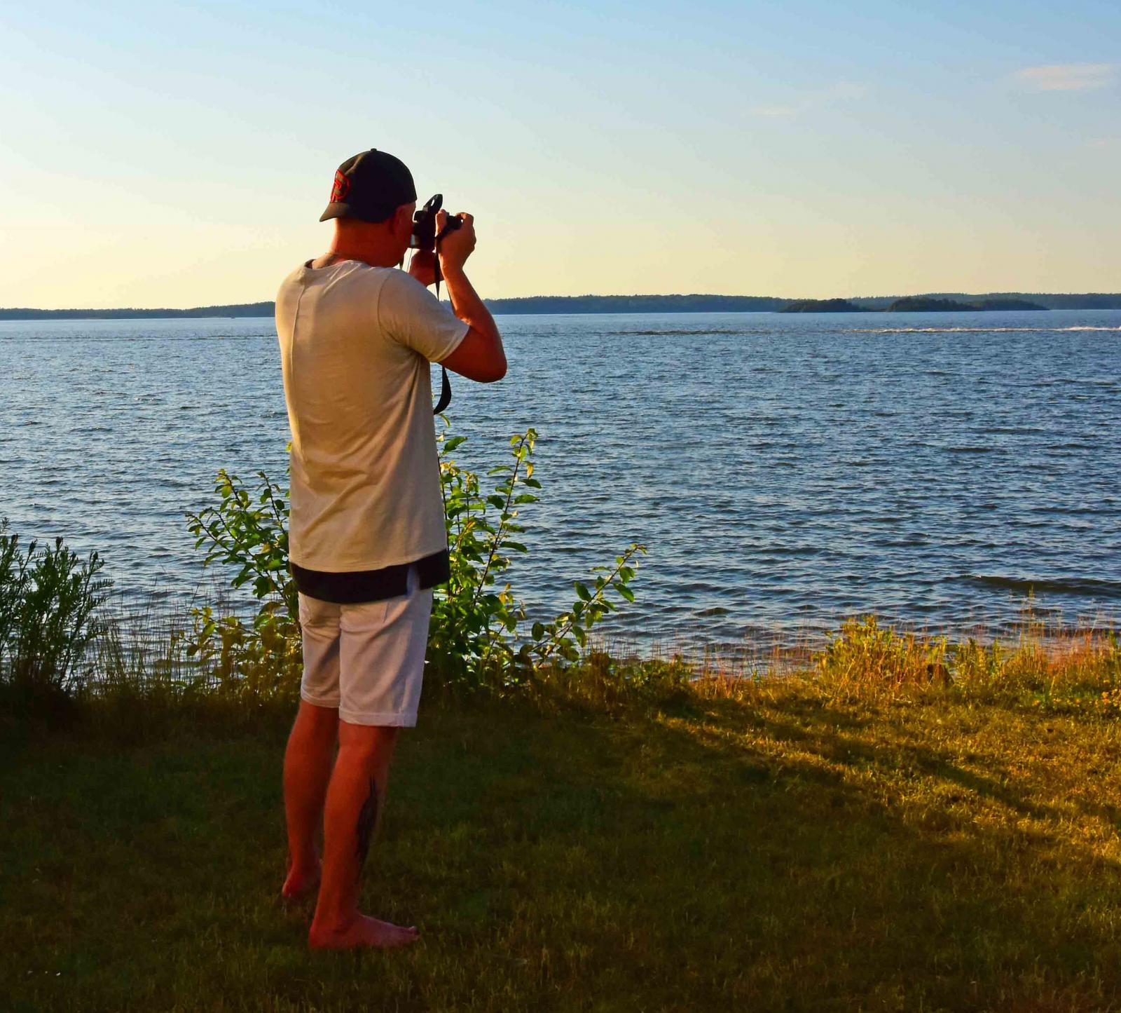 Jimmy är fotografen i familjen.