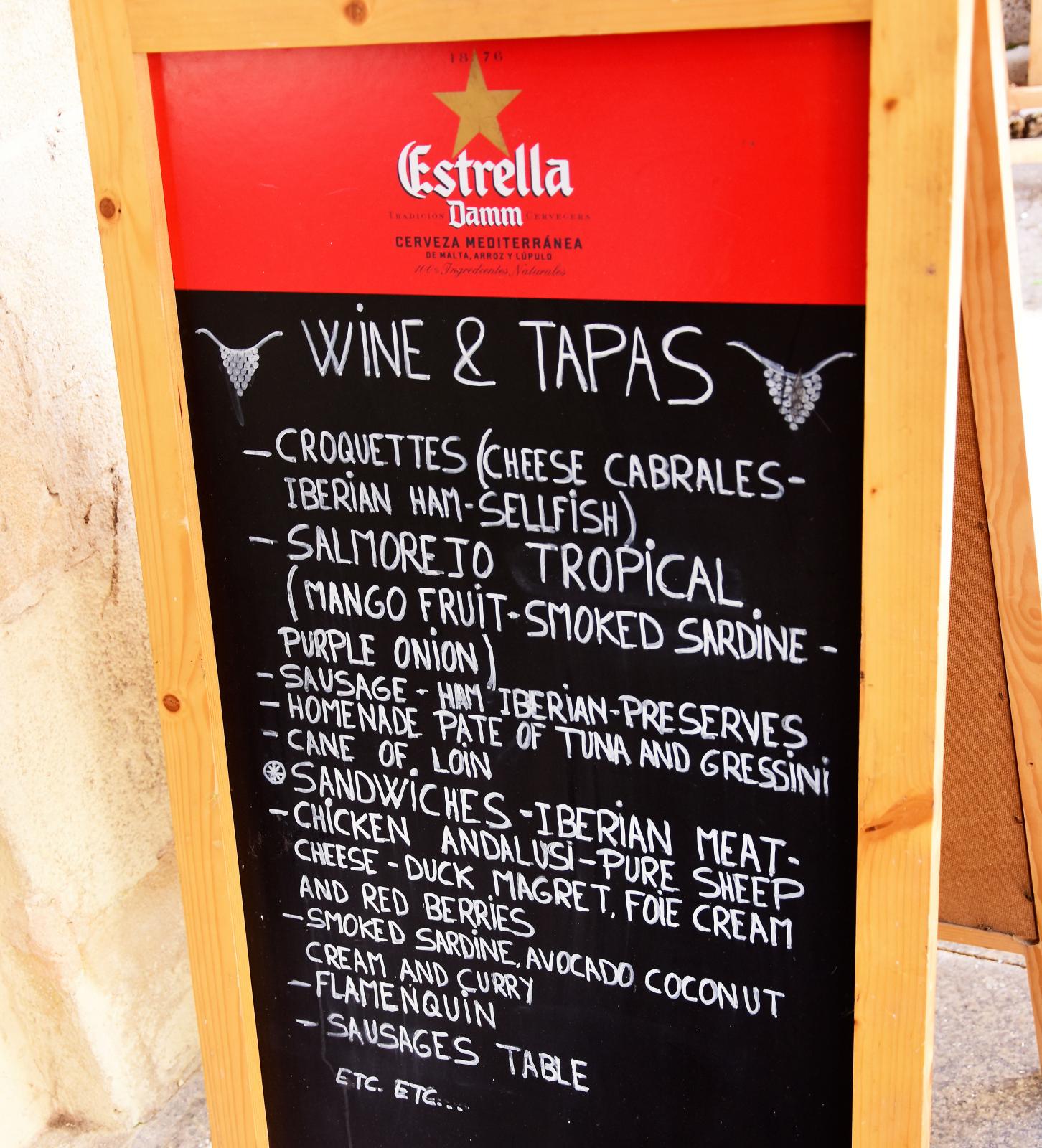 Vin och tapas – det sammanfattar ganska väl vad matvanorna i Spanien handlar om.