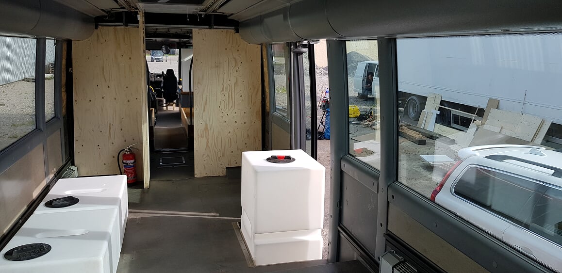 Nu ska bussen byggas om till ett hem