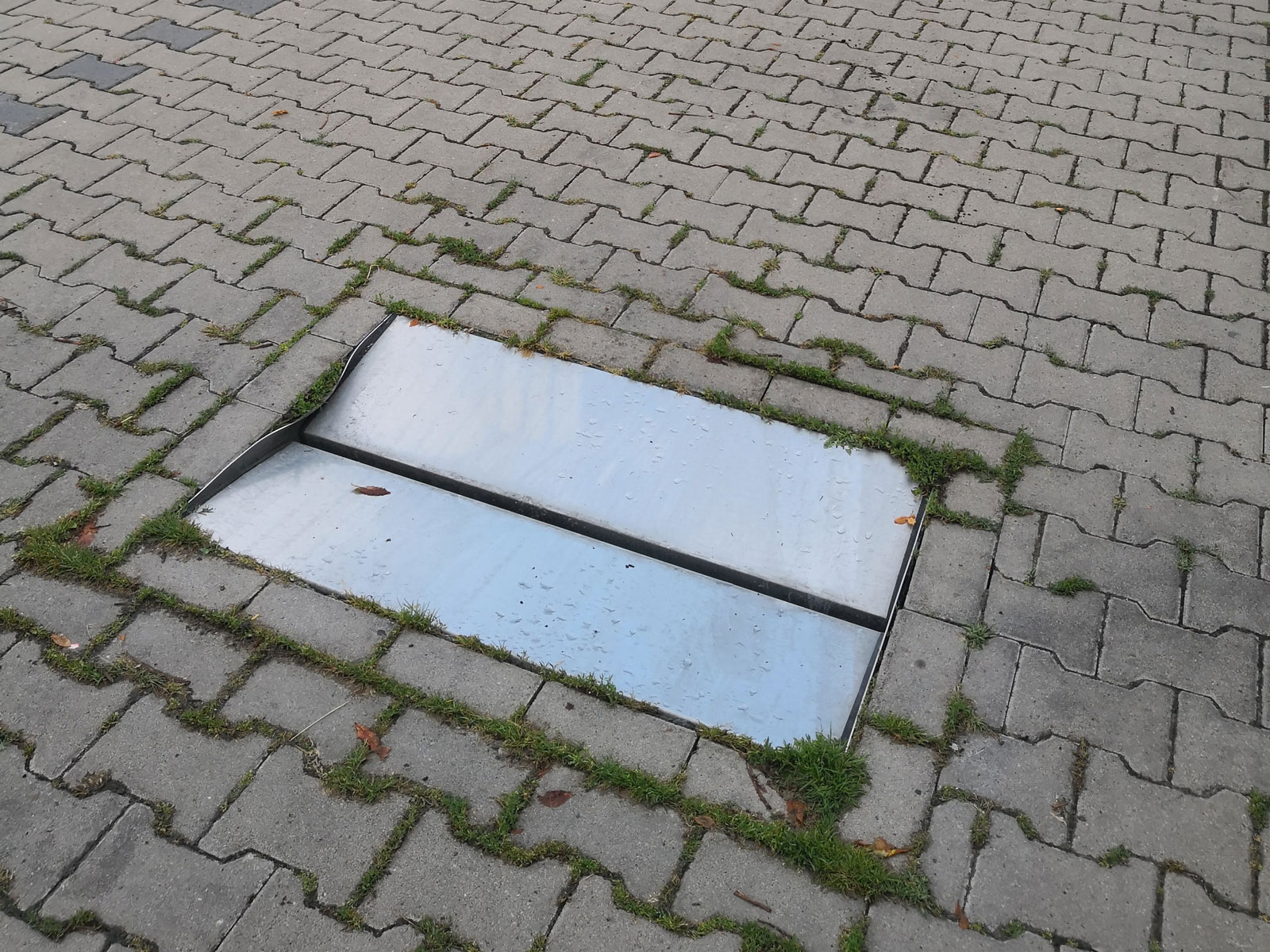 Gråvattentömning för under-bilen-tömmare.
