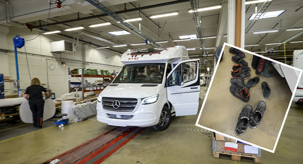 Längst fram på Royal sitter Mercedez-Benz stjärna. Campinglivsstil i Kabes fabrik i Tenhult. Inga skor i bilen!