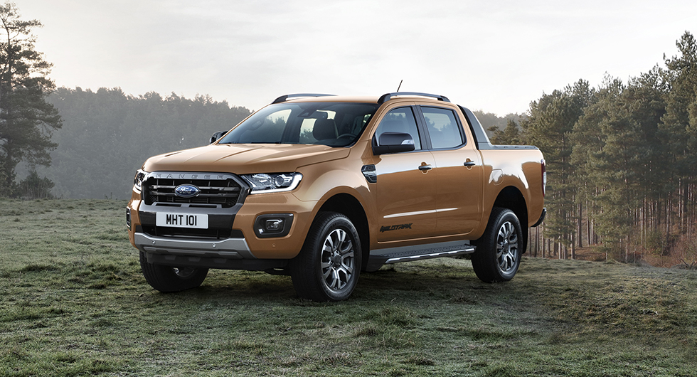 Ford Ranger med double cab och fyra dörrar.