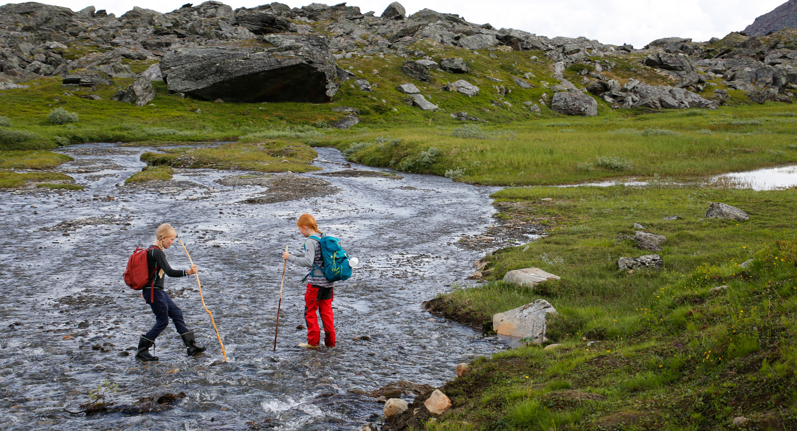 Barnen älskar de grunda vaden västerifrån.