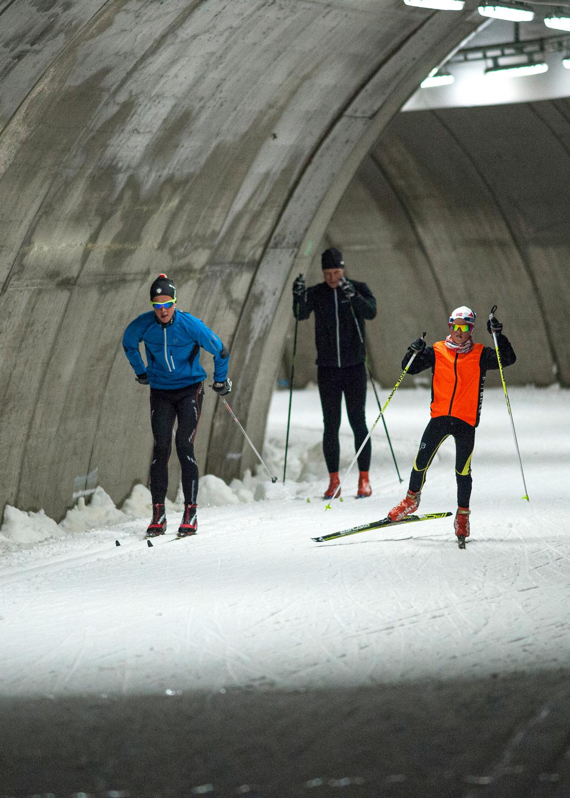 Cool aktivitet. I Torsby skidtunnel kan man åka på längden mitt i sommaren.