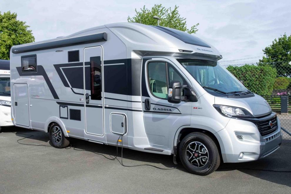 Bildspel Adria Coral 670 SL Supreme 2021 Husbil & Husvagn