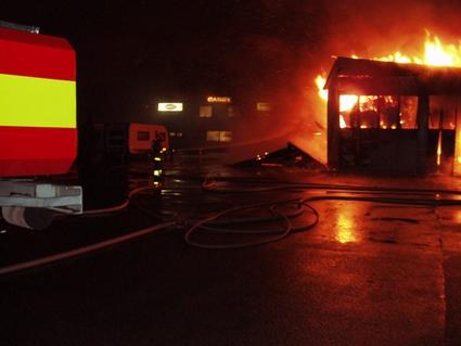 Storbrand i husvagnsverkstad i Kristinehamn