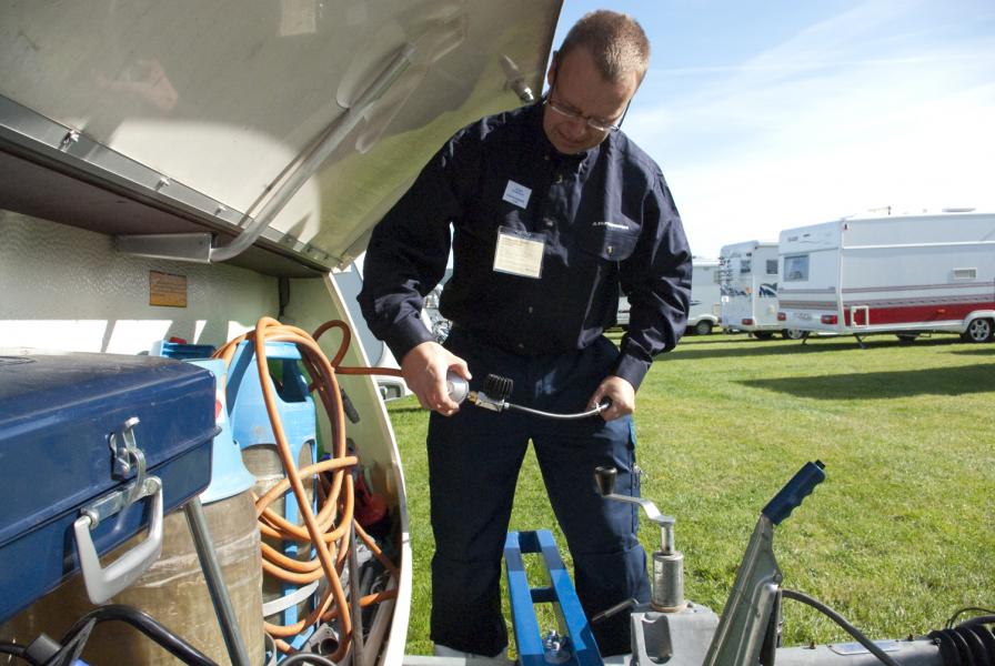 Bilprovningen och SweCamp inleder campingkampanj