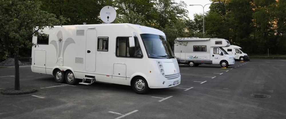 Betala dubbel parkering med husvagn?