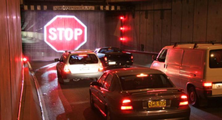 Vattenskylt ska stoppa trafiken