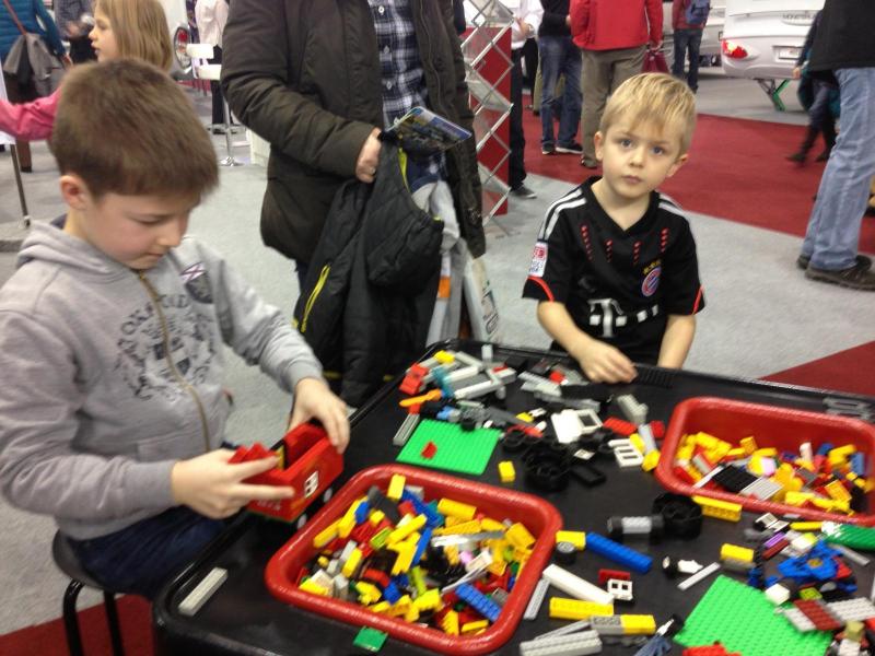 LMC ordnar Lego-tävling