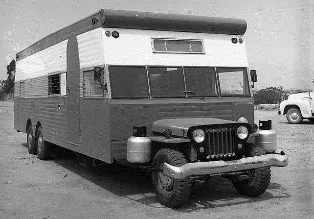 En Jeep husbil från 1950