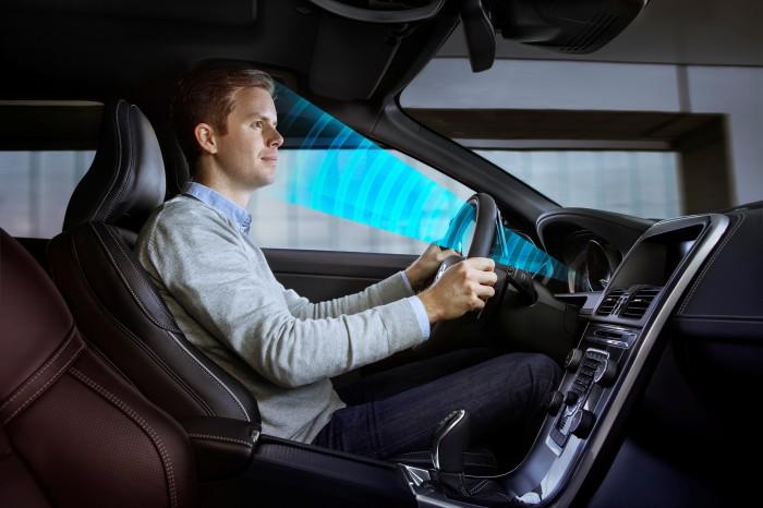Sensorerna känner igen dig och anpassar bilen till just dig. Dessutom håller den koll på vad du gör, allt för att öka säkerheten.
