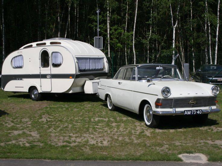 Opel med stilfull vagn