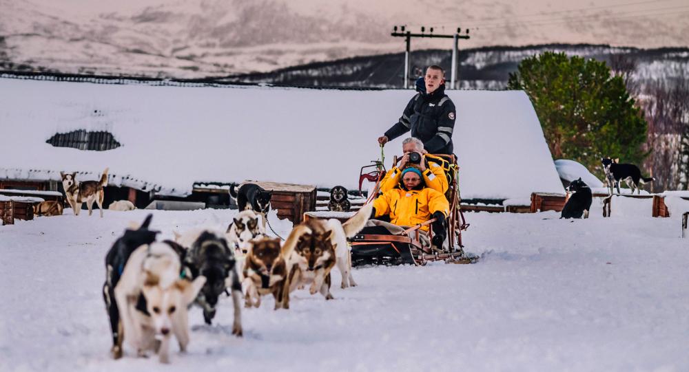 Bo mobilt: Hundspann och vänskap i husvagnen